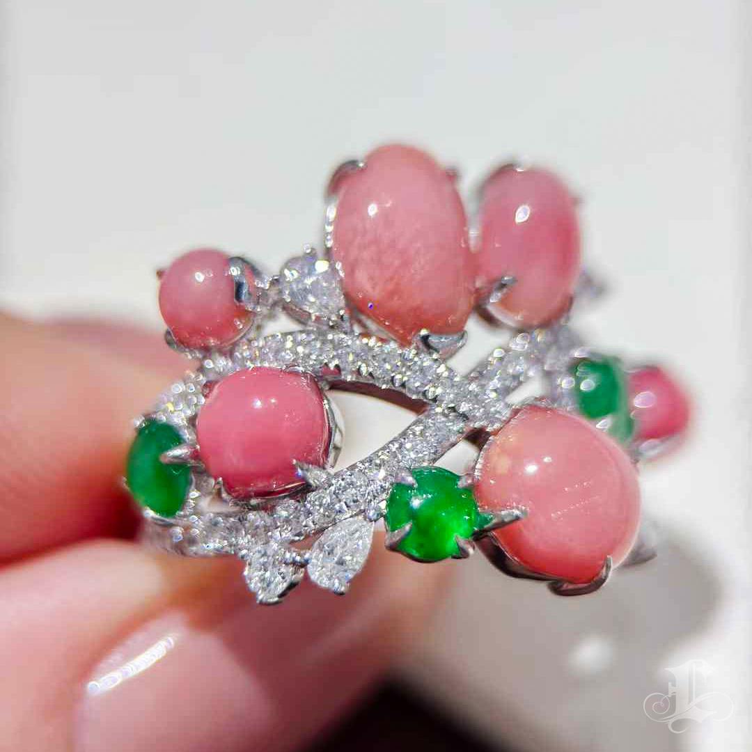 【Conchéa】 Anello conchiglia in fiore, giadeite e diamanti - 4,55 carati in vendita 3