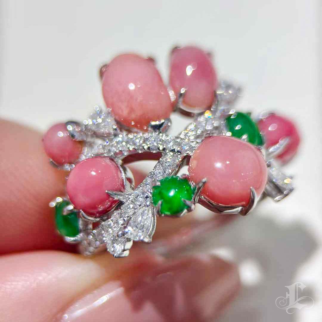 Grezzo 【Conchéa】 Anello conchiglia in fiore, giadeite e diamanti - 4,55 carati in vendita