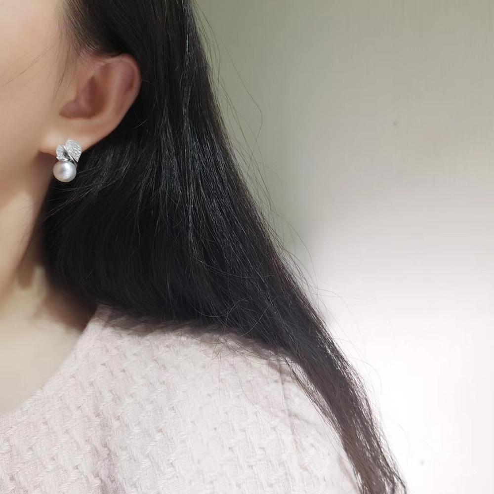 Uncut 【Lustre Arc】Serenade of Two Hearts Duet Earrings For Sale