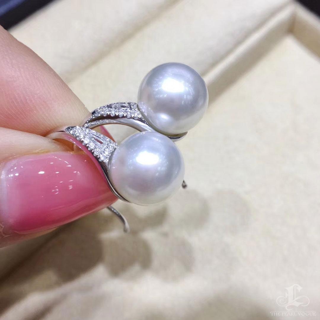 【Sculpted Geometry】Curve Aurora South Sea Pearl & Diamond Earrings For Sale 1