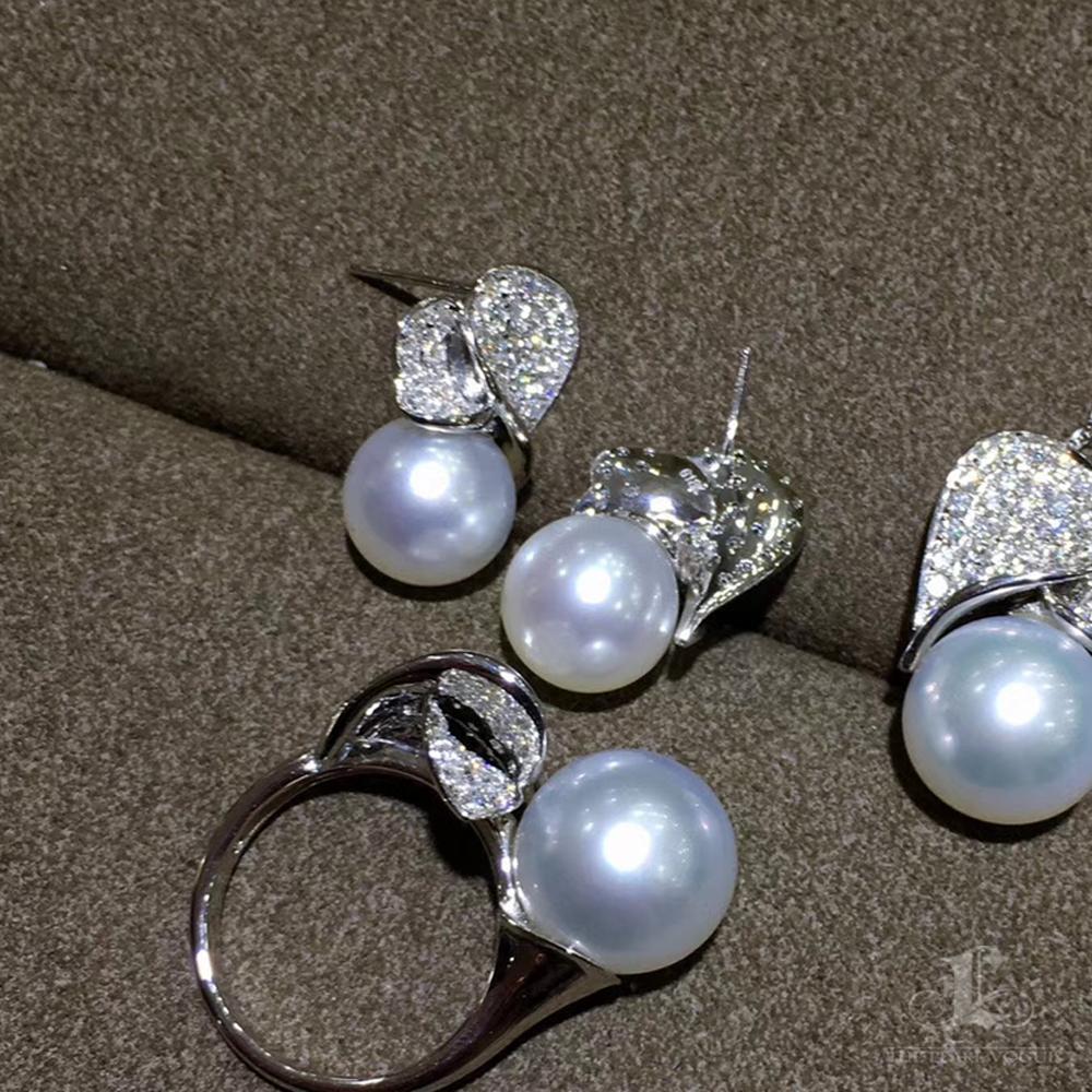 【Lustre Arc】Serenade of Two Hearts Duet Earrings For Sale 1