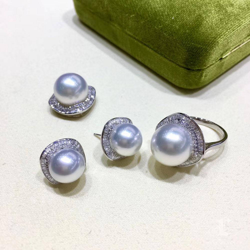 【Crown Radiance】Regal Frame Diamond South Sea Pearl Earrings For Sale 3