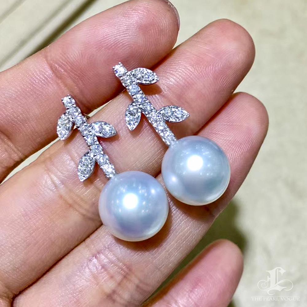 【Vine Symphony】Leafline Diamond Aurora South Sea Pearl Earrings In New Condition For Sale In New York, NY