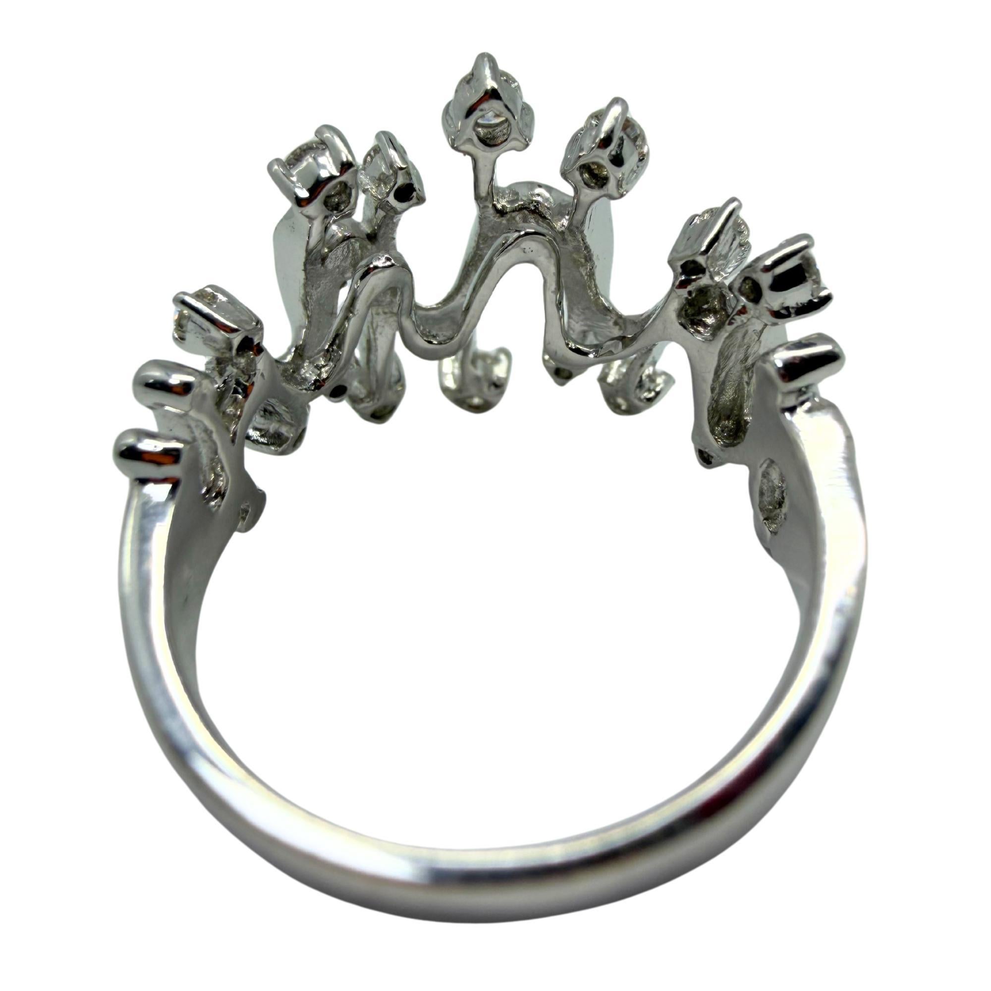 da uomo o donna Anello astratto ondulato con diamante in oro bianco 18 carati, anello di dichiarazione contemporaneo in vendita