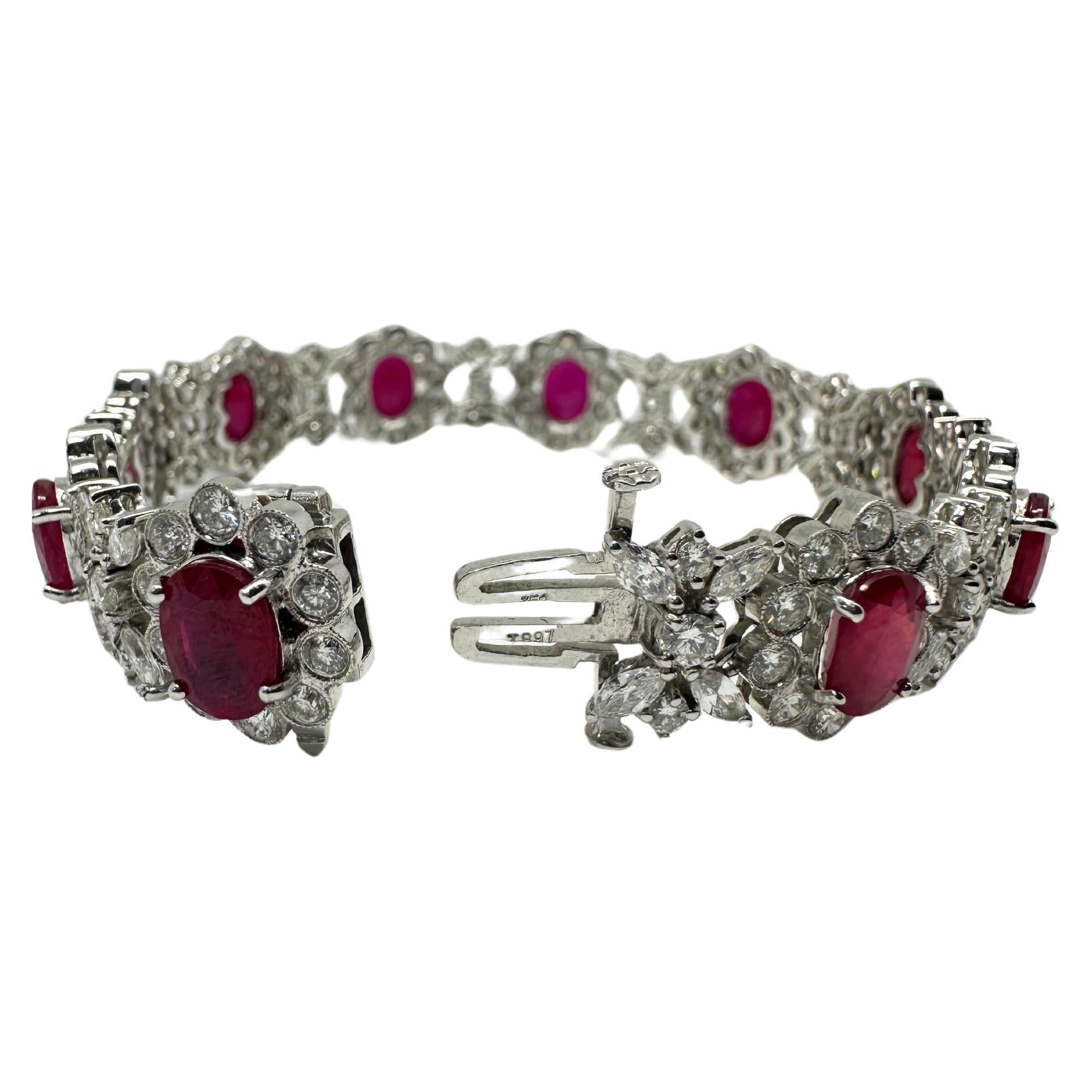 Moderne Bracelet en or blanc 18K avec diamants et rubis africain en vente