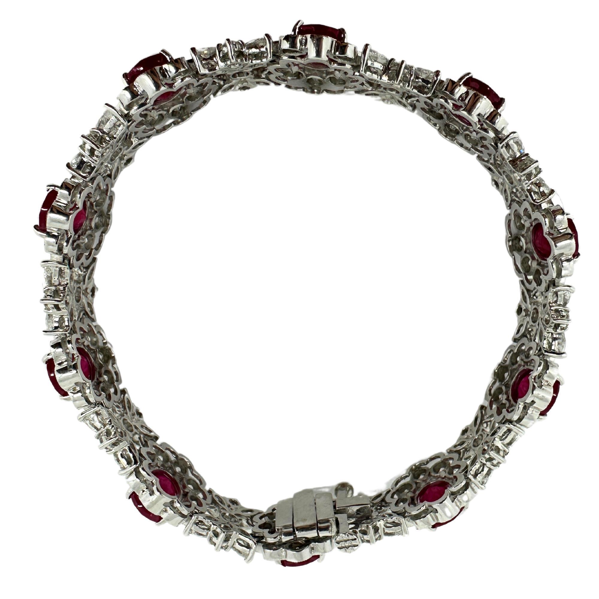 Taille mixte Bracelet en or blanc 18K avec diamants et rubis africain en vente