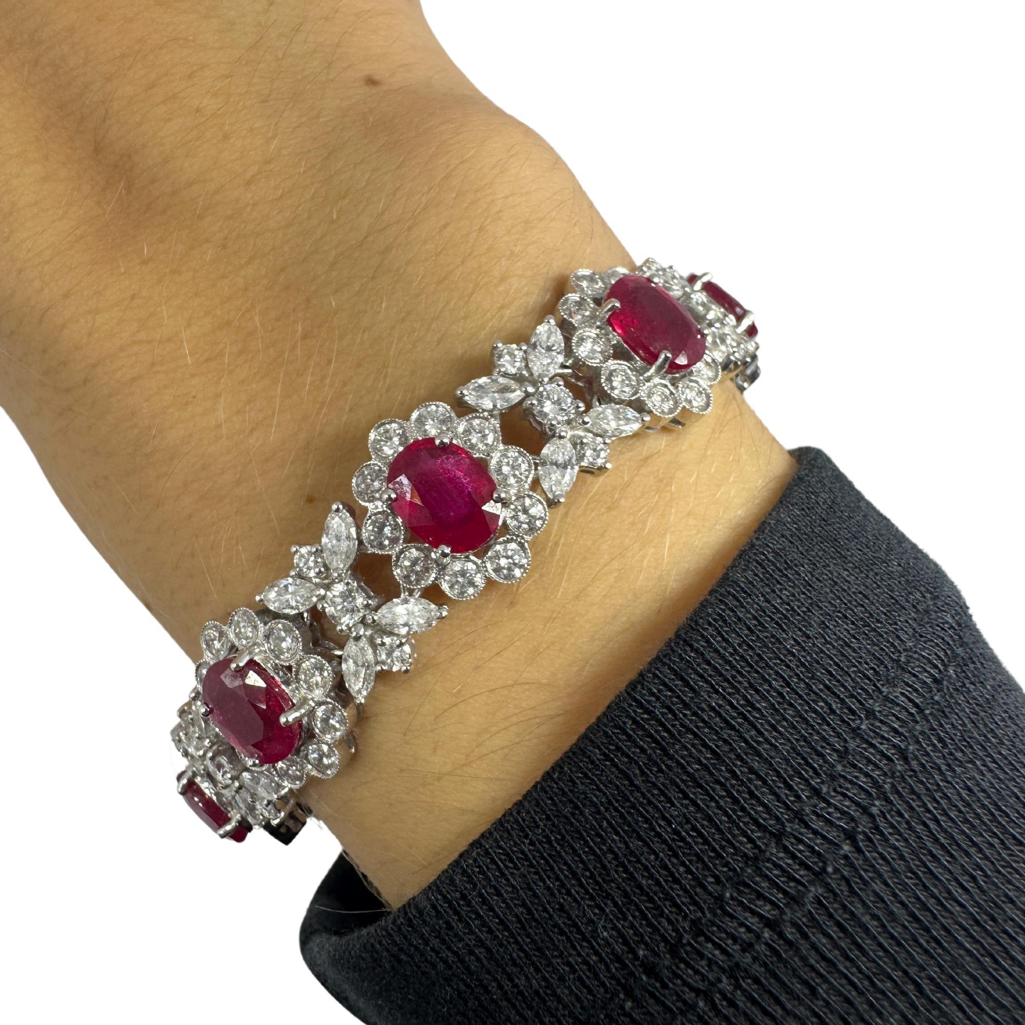 Bracelet en or blanc 18K avec diamants et rubis africain en vente 1