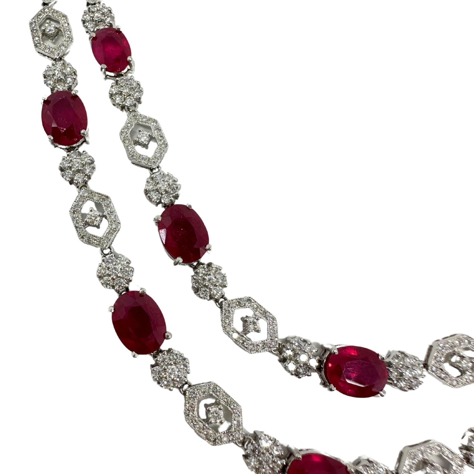 Collana con diamanti e rubini africani in oro bianco 18 carati In condizioni buone in vendita a New York, NY