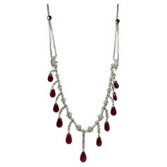 Collier en or blanc 18 carats avec diamants et rubis cabochon