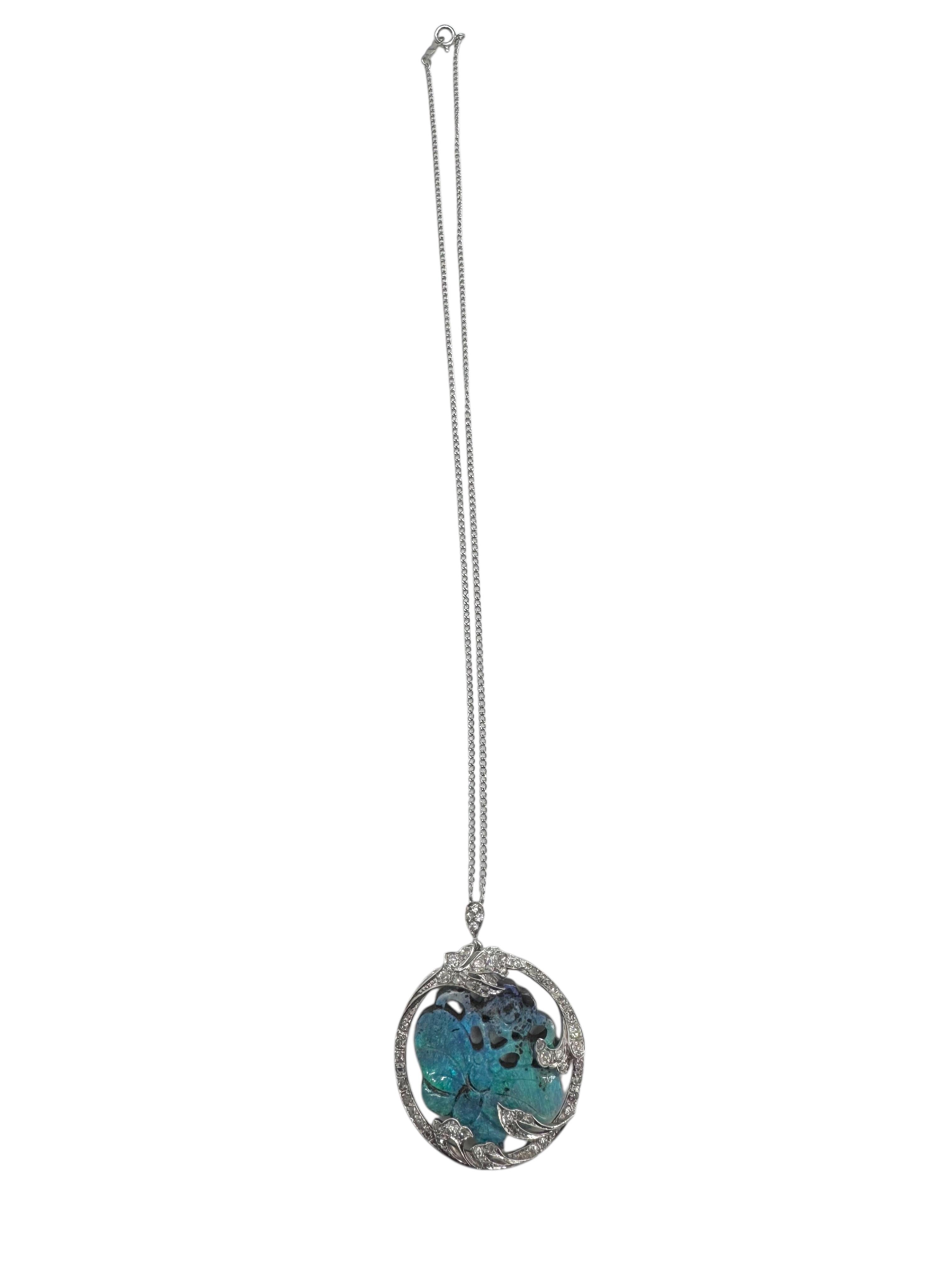 18K White Gold Diamond and Carved Opal Butterfly Necklace Unisexe en vente