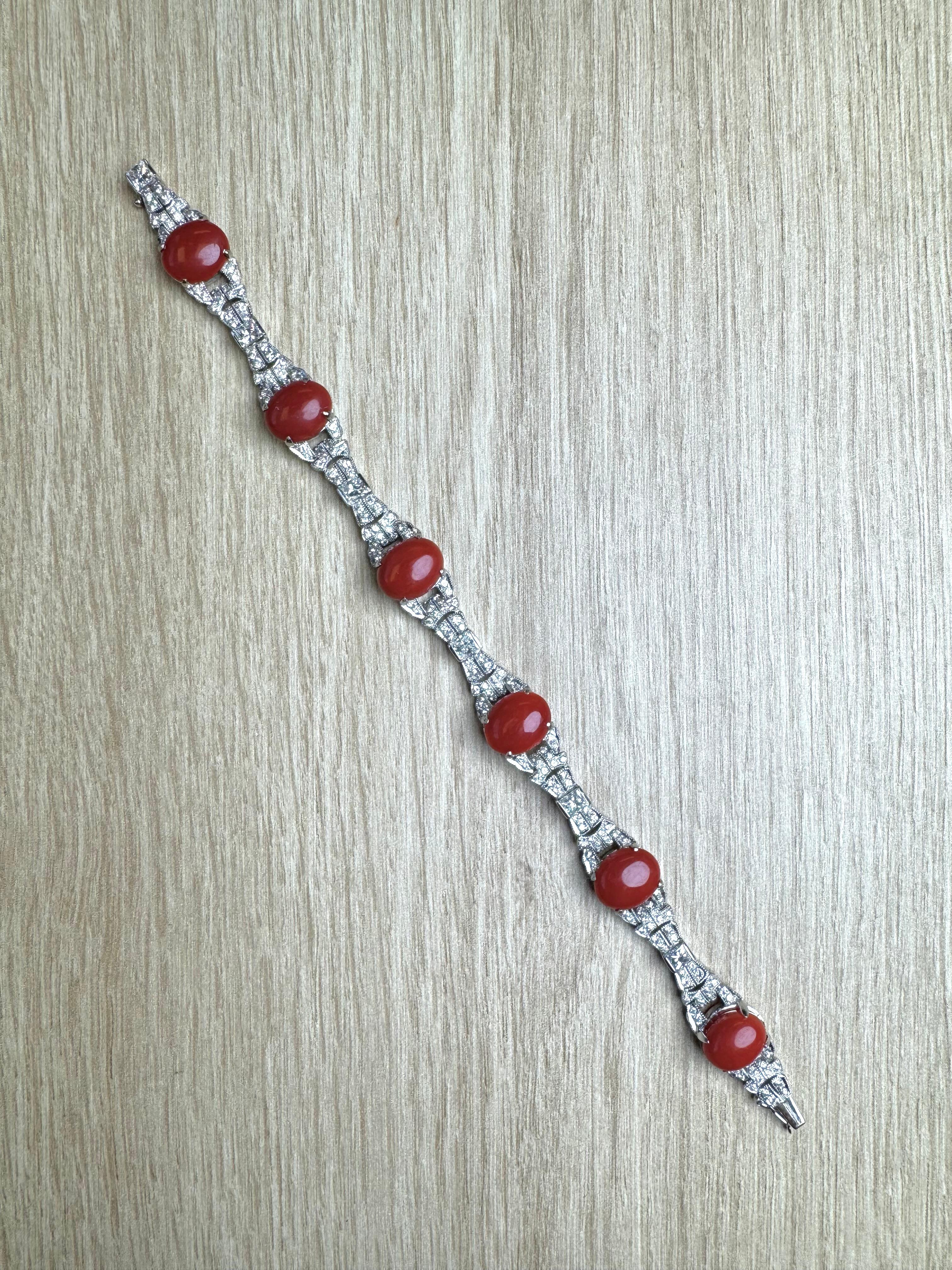 Bracciale con diamanti e corallo in oro bianco 18 carati in vendita 2