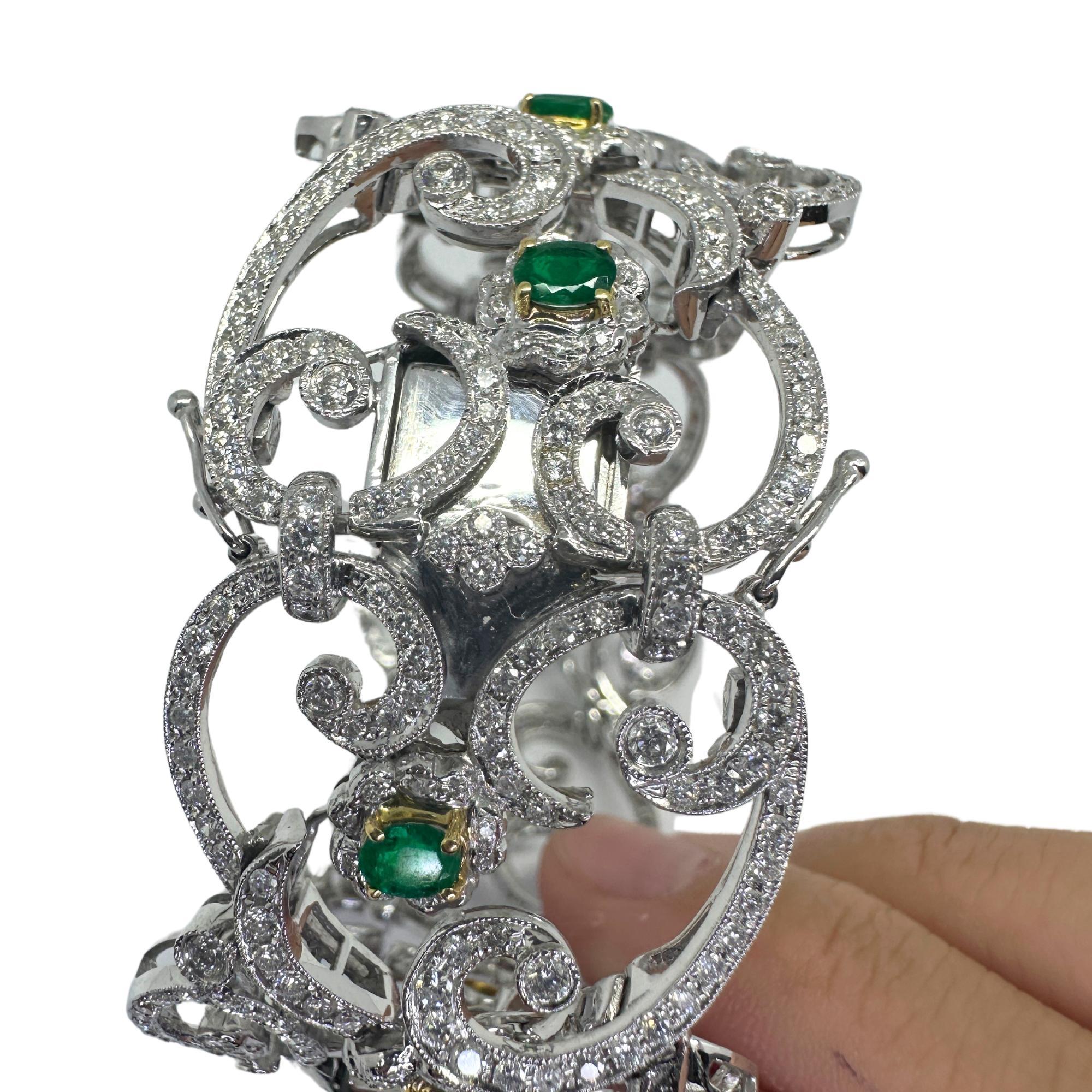 Women's 18K White Gold Diamond and Emerald Bracelet For Sale
