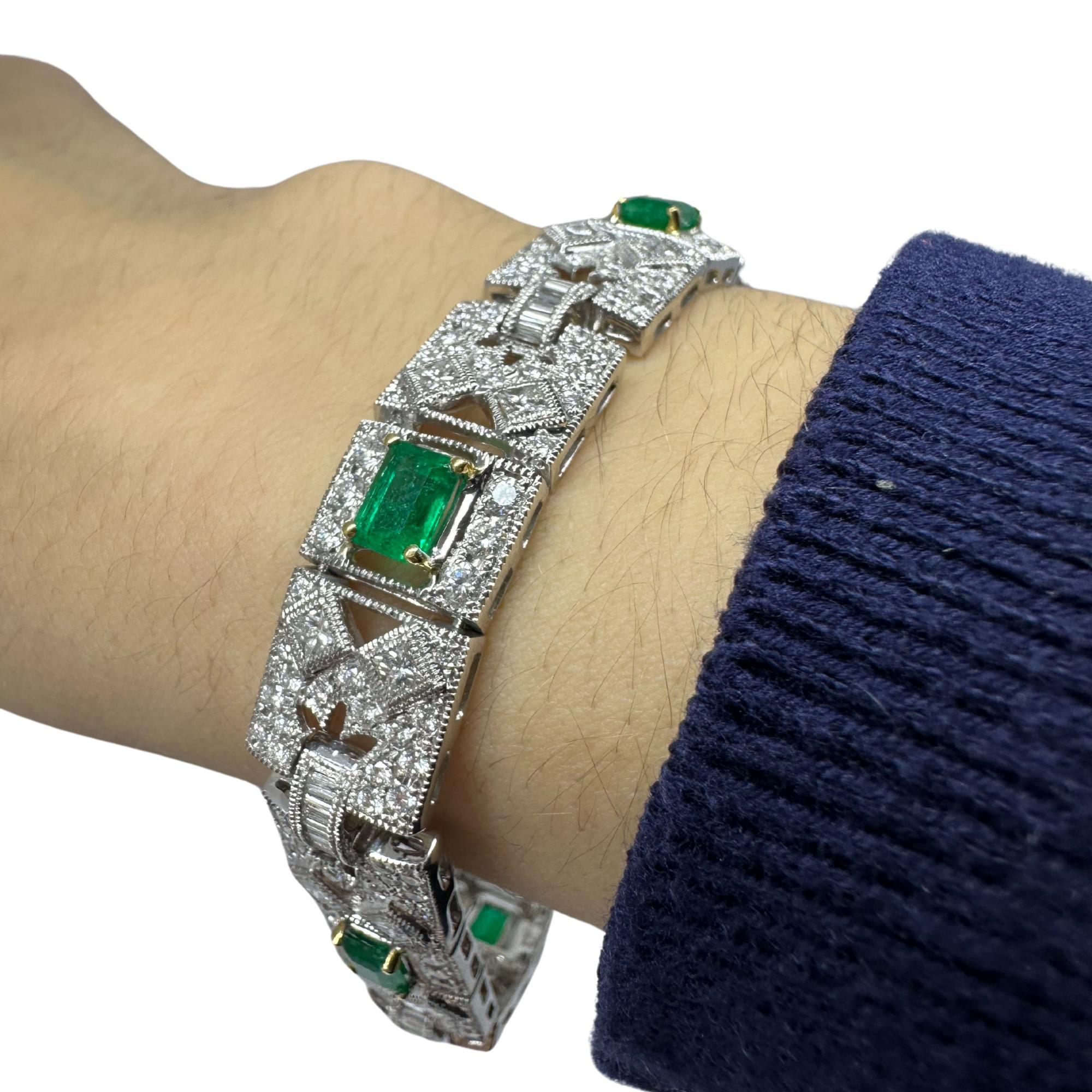 18K White Gold Diamond and Emerald Bracelet For Sale 3