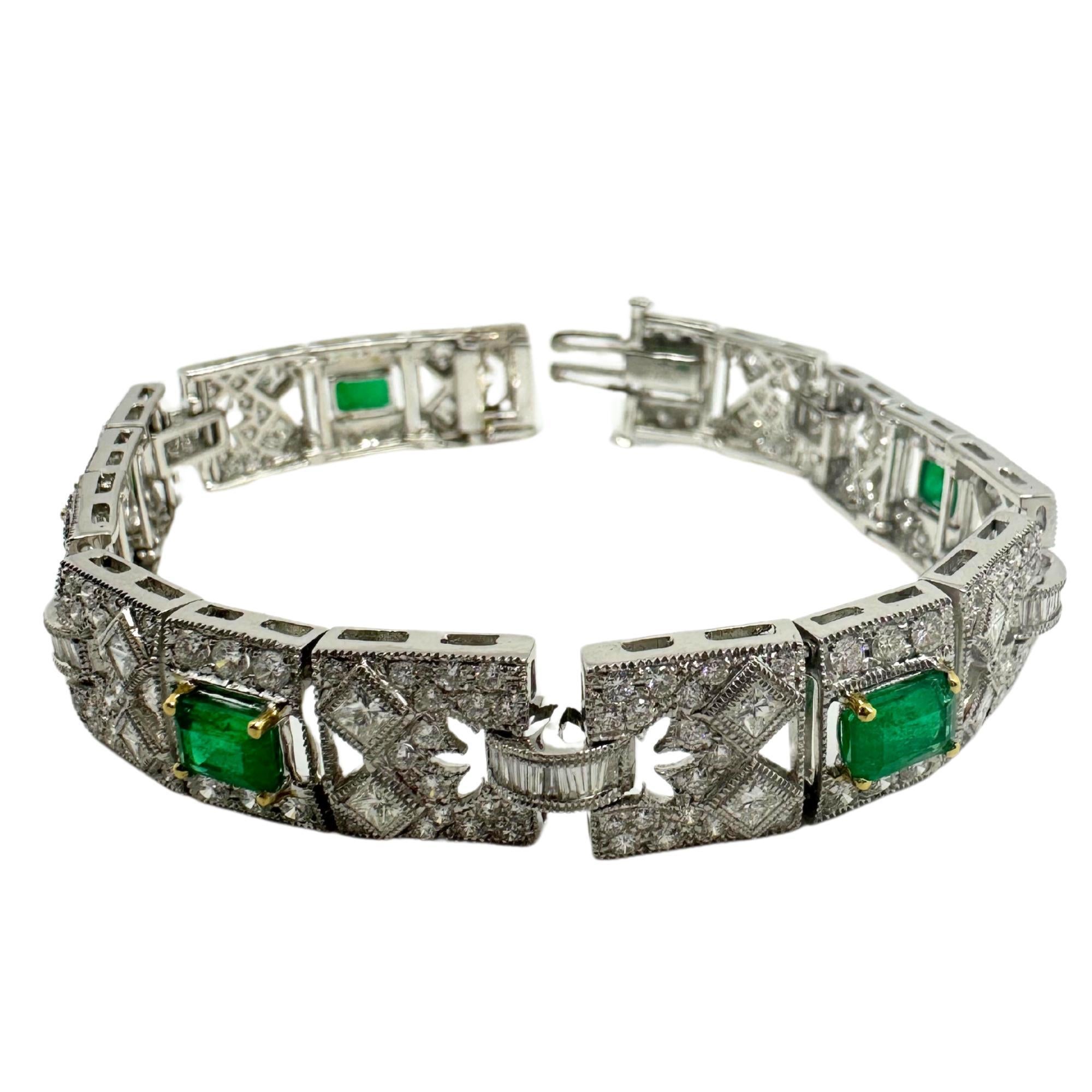 18K White Gold Diamond and Emerald Bracelet For Sale 4