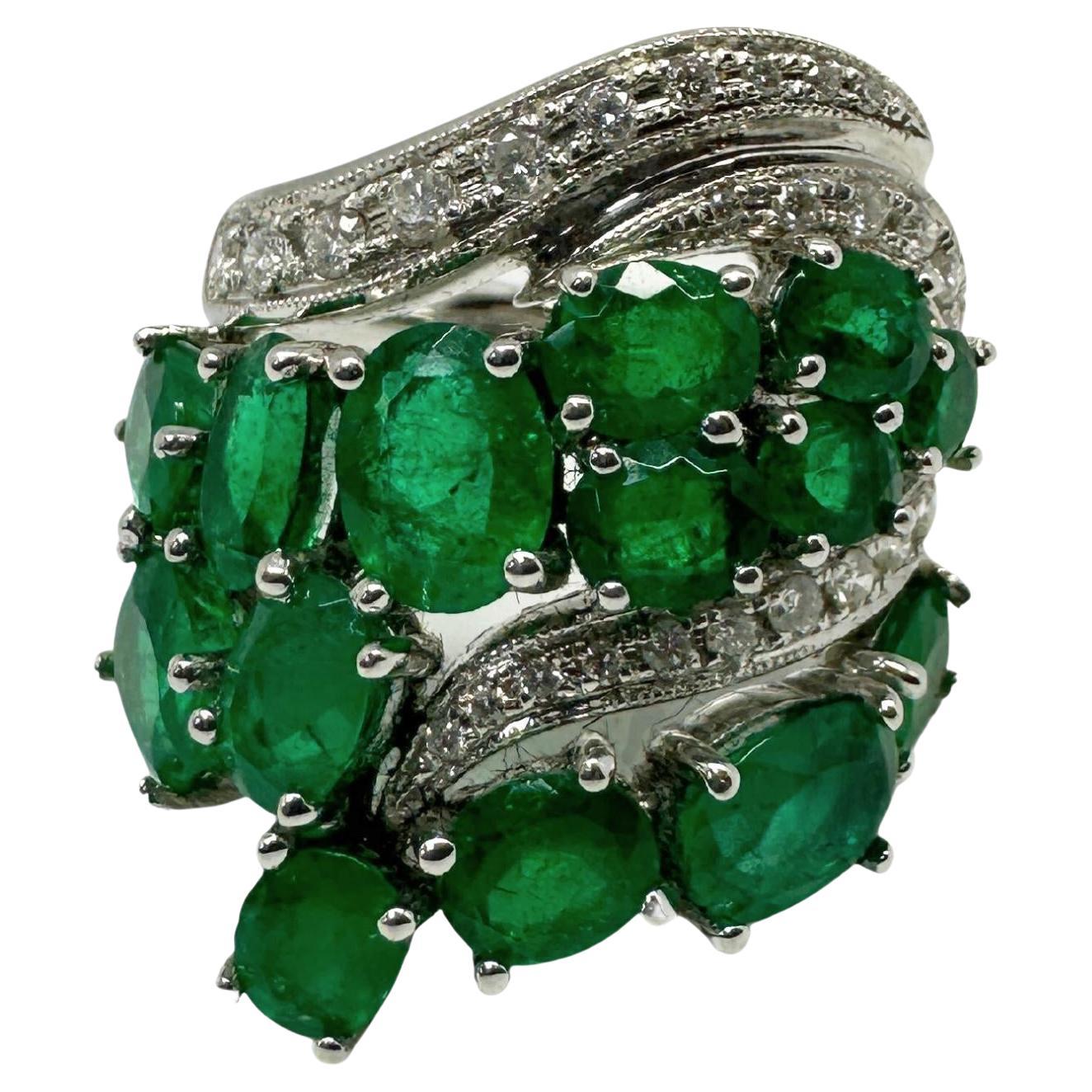 18k White Gold Diamond and Emerald Cocktail Ring