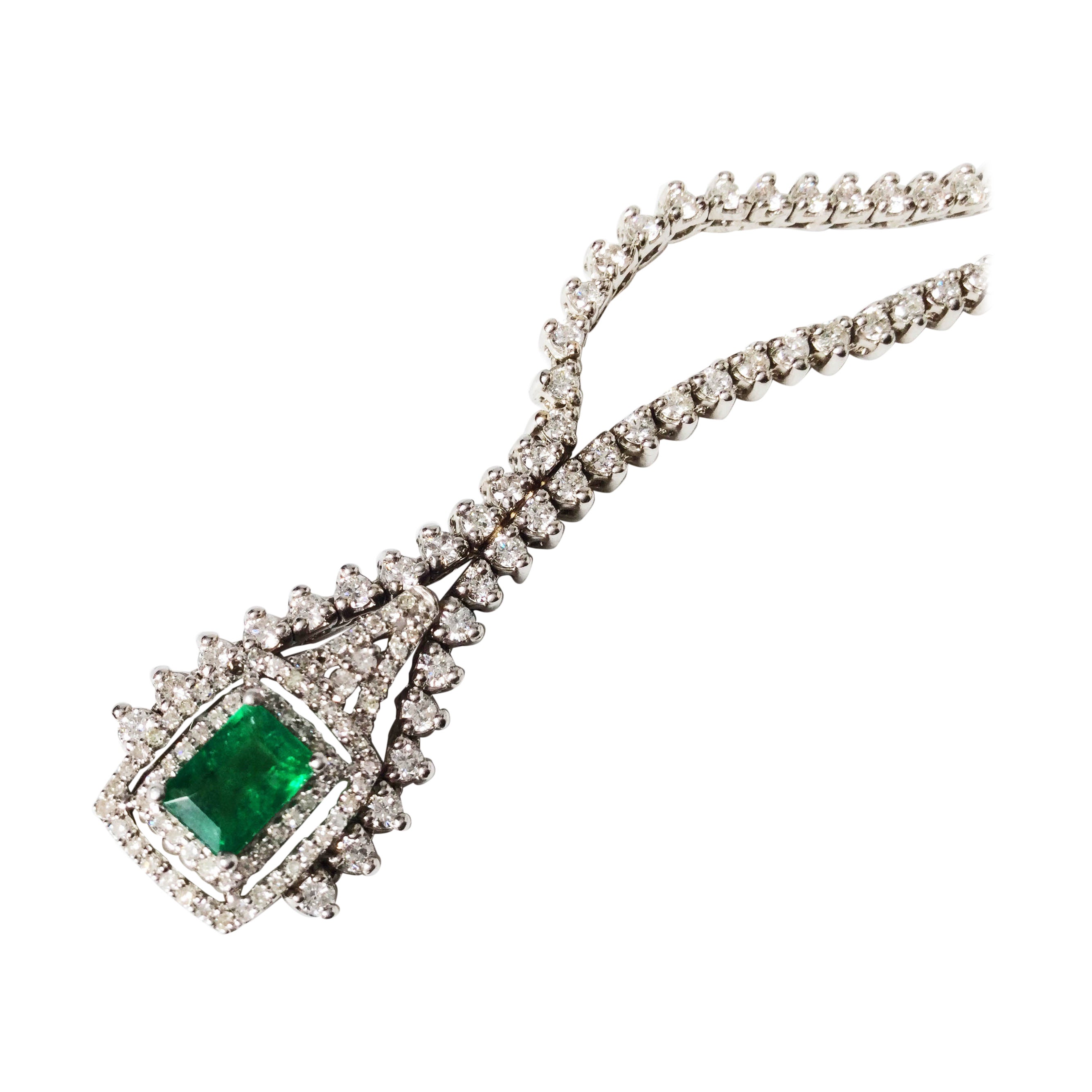 Collier Estate en or blanc 18K avec diamants et émeraudes