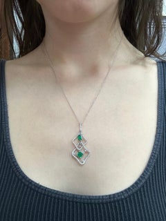 18K White Gold Diamond and Emerald Pendant Necklace