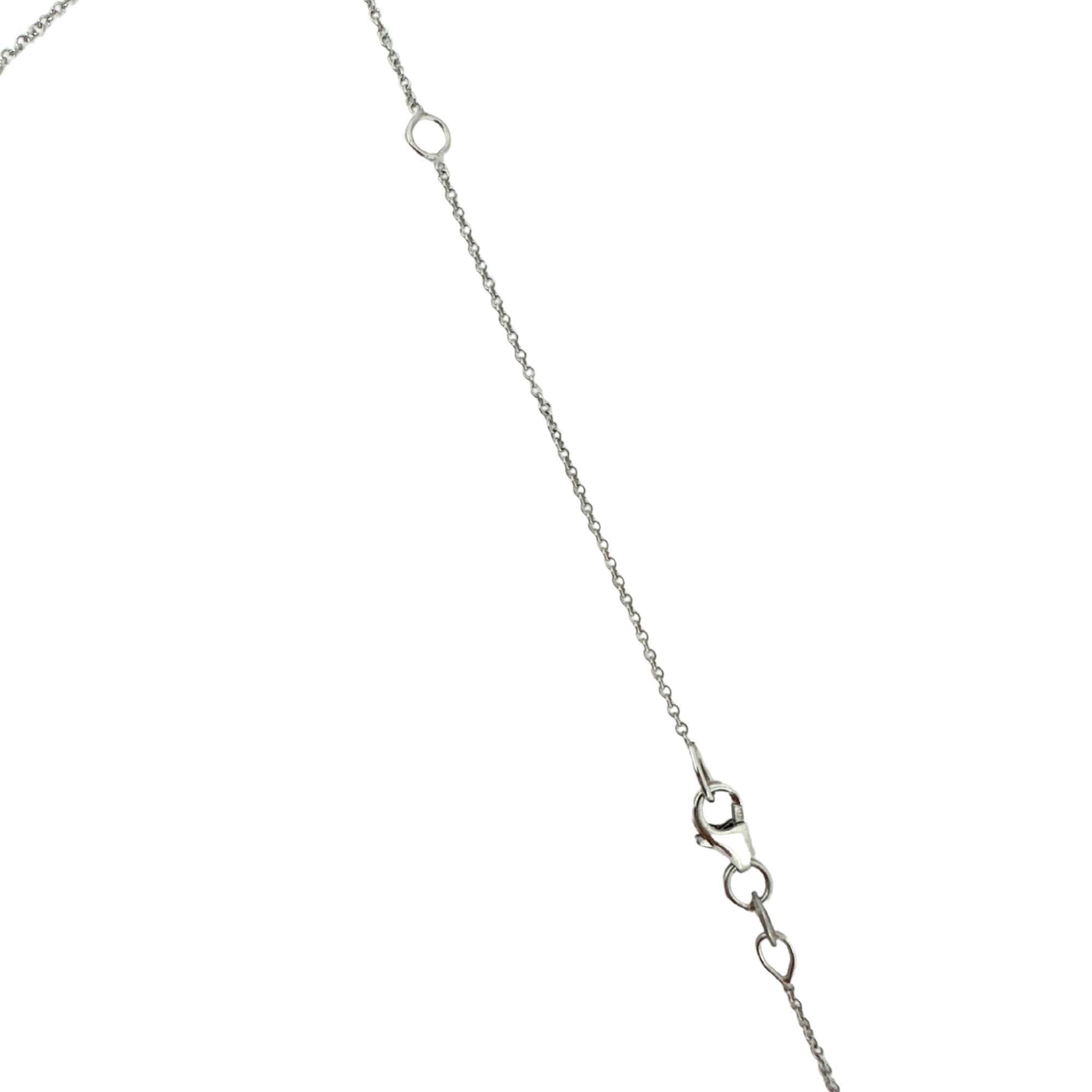 Collana con diamanti e smeraldi in oro bianco 18K in vendita 1