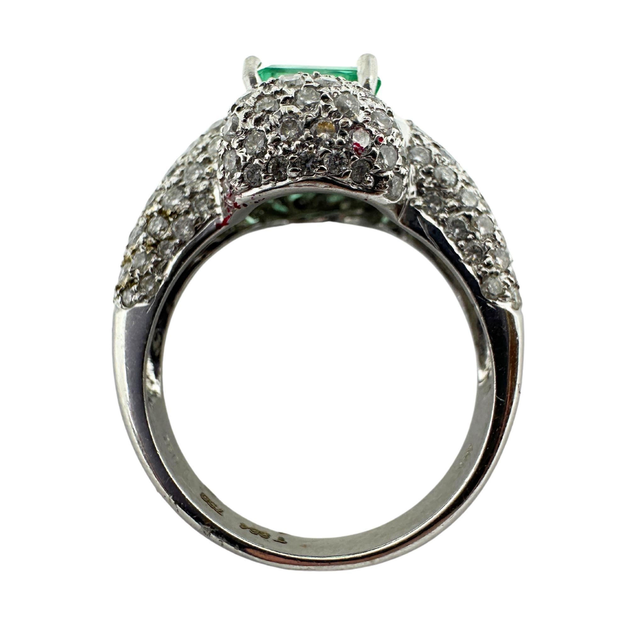 Modern 18k White Gold Diamond and Emerald Ring For Sale