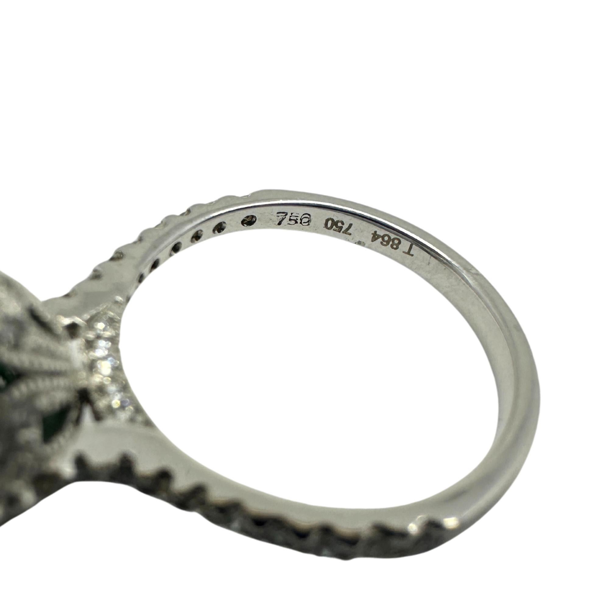 18K White Gold Diamond and Emerald Ring In Good Condition For Sale In New York, NY
