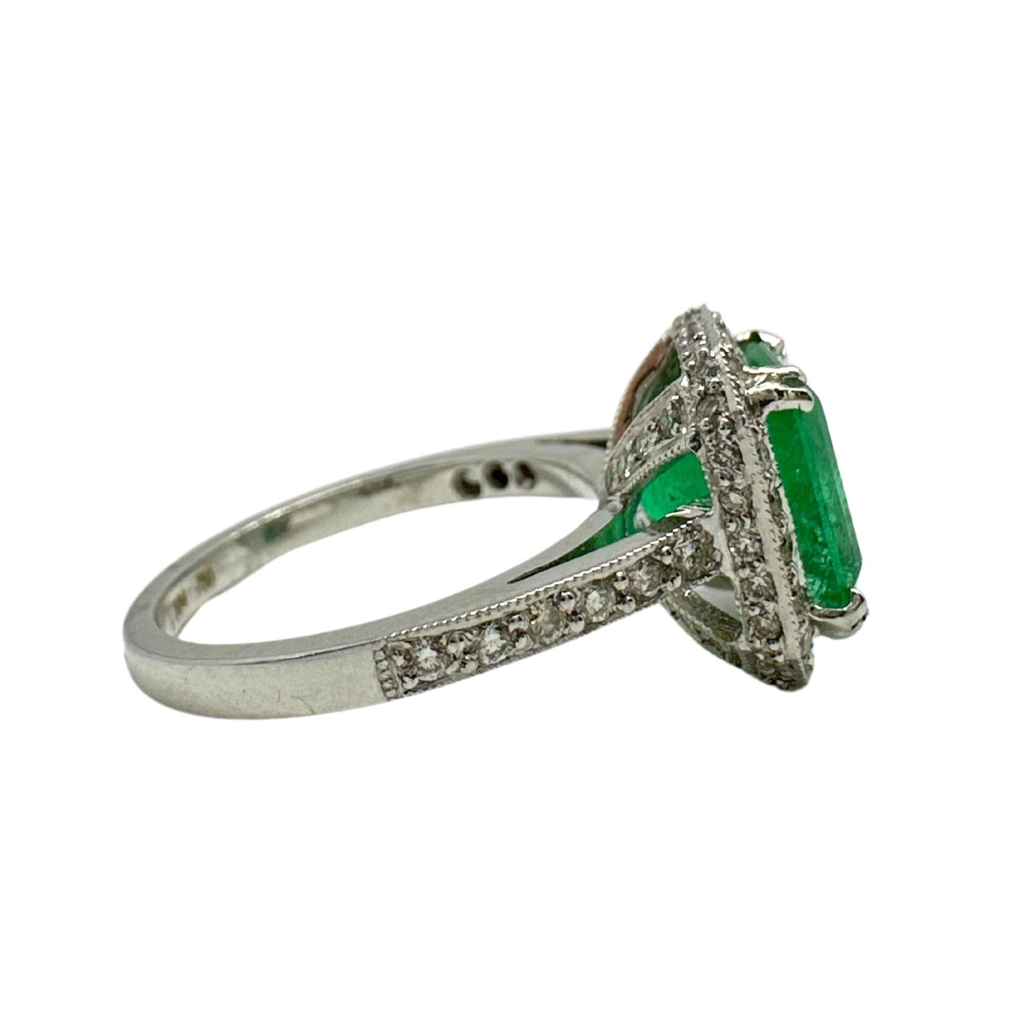 Women's 18K White Gold Diamond and Emerald Ring For Sale
