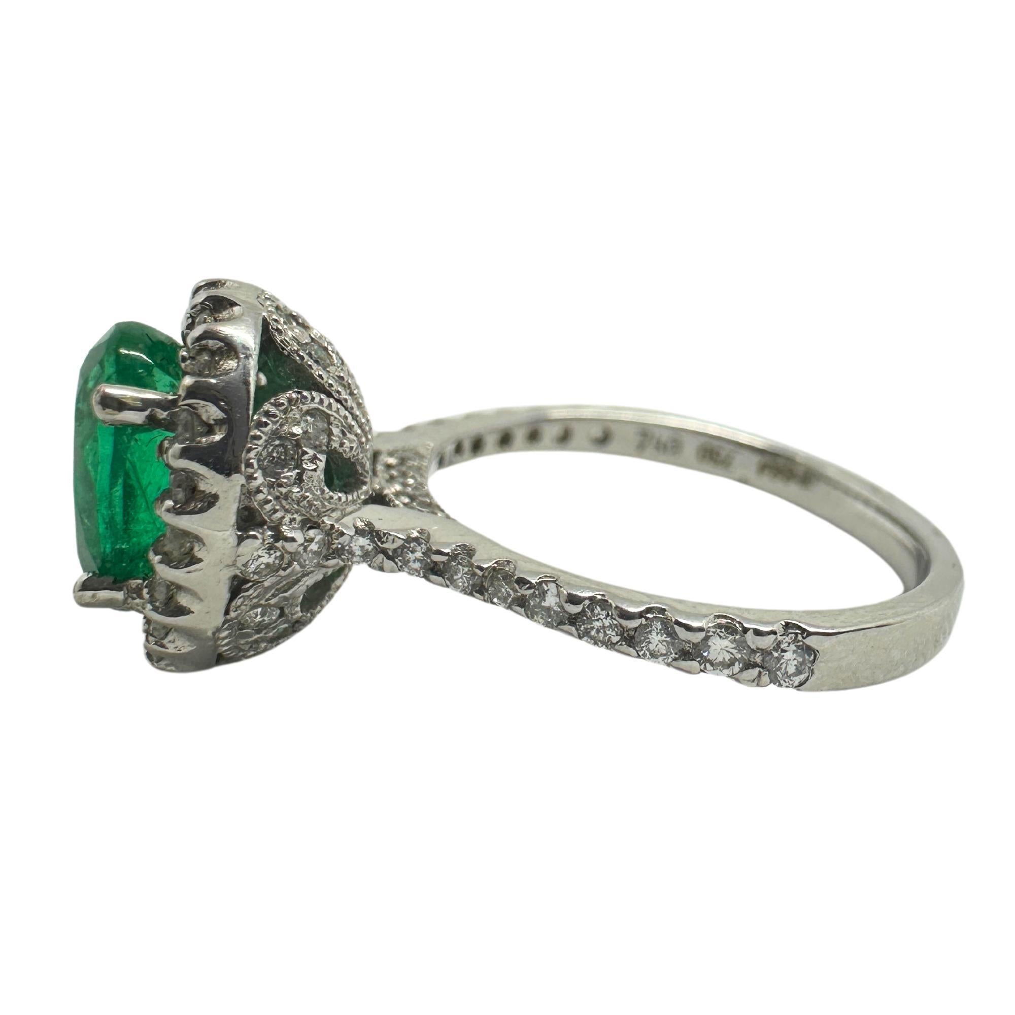 Women's 18K White Gold Diamond and Emerald Ring For Sale