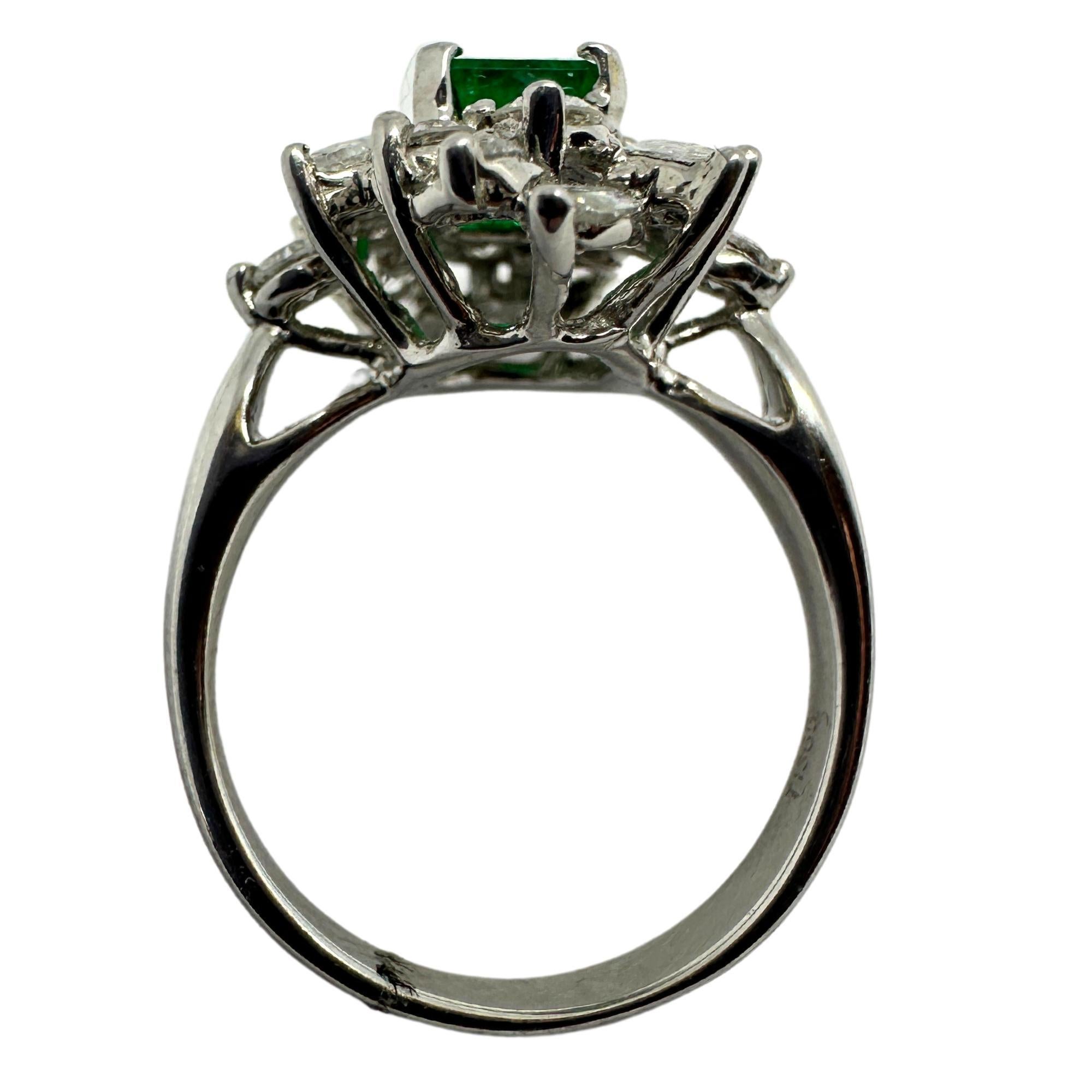 Women's 18k White Gold Diamond and Emerald Ring For Sale