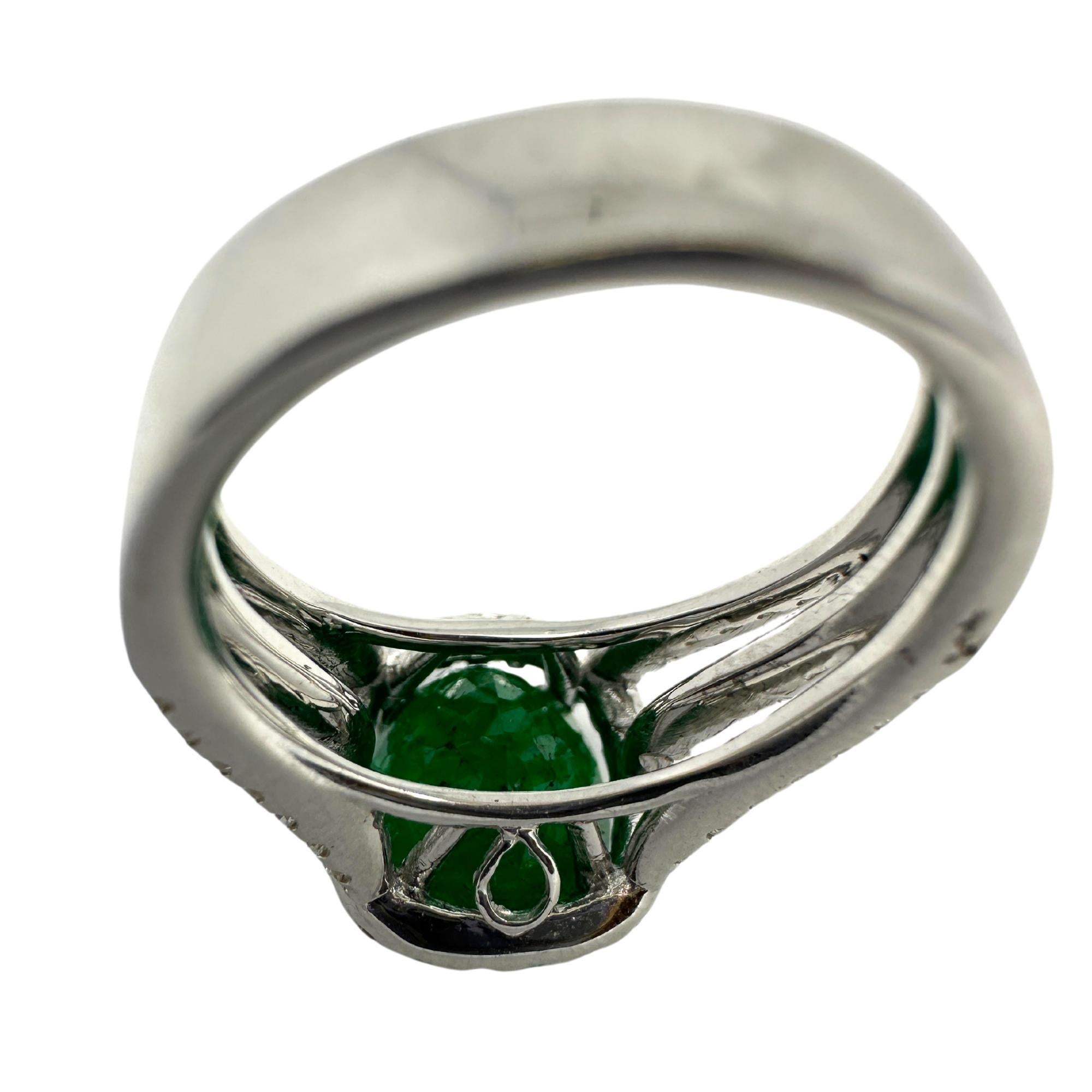 Women's 18k White Gold Diamond and Emerald Ring For Sale