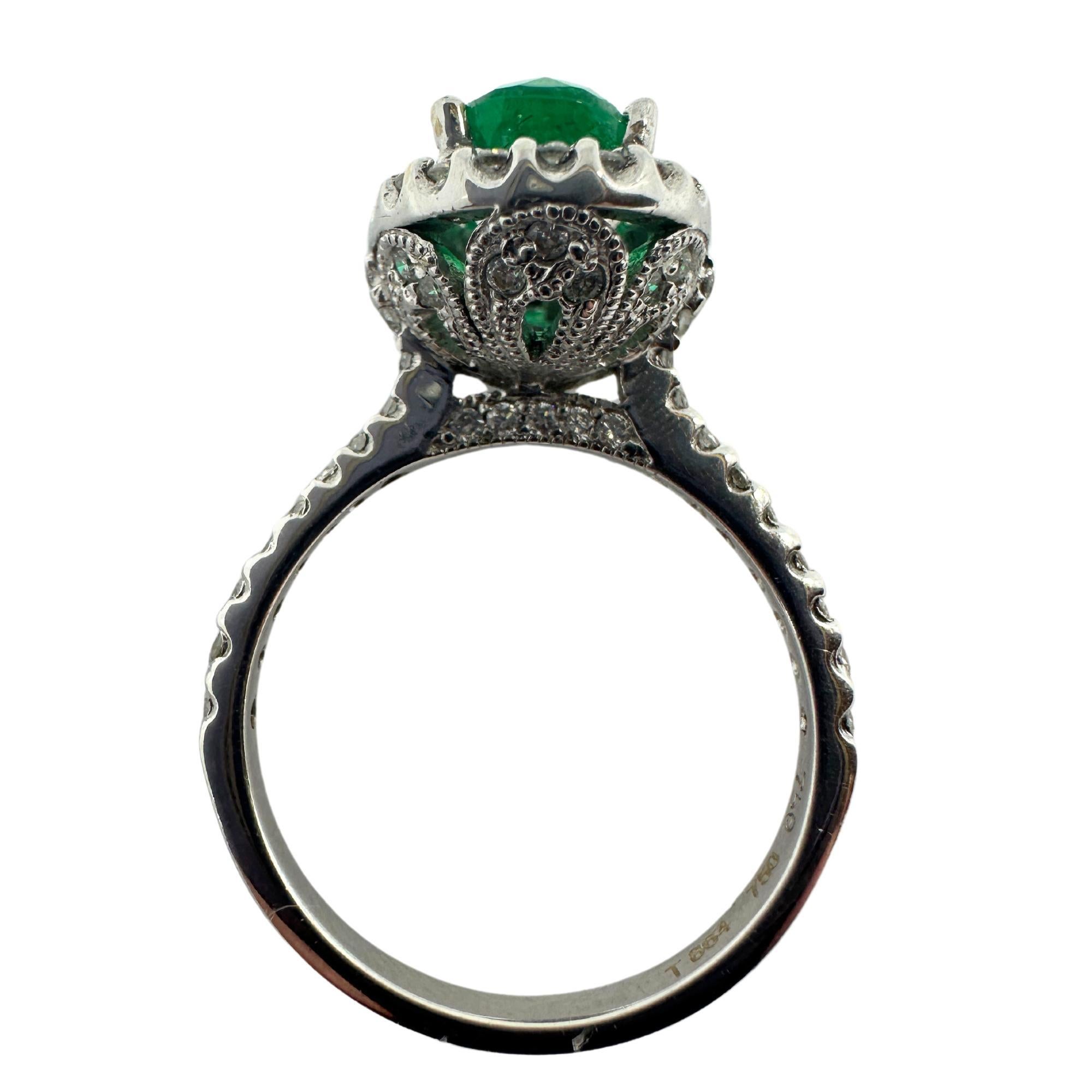 18K White Gold Diamond and Emerald Ring For Sale 1