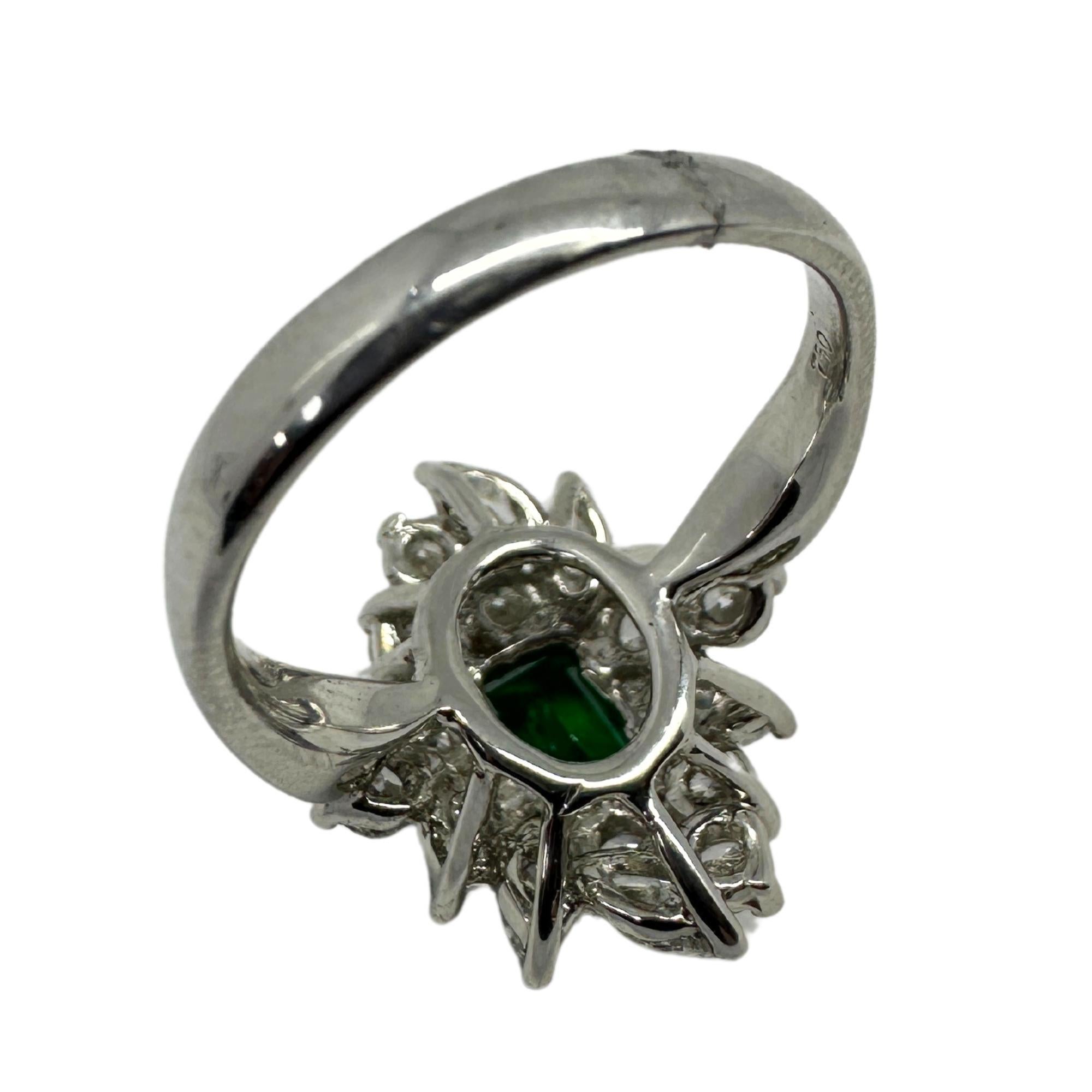 18k White Gold Diamond and Emerald Ring For Sale 1
