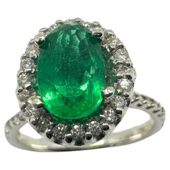 18K White Gold Diamond and Emerald Ring