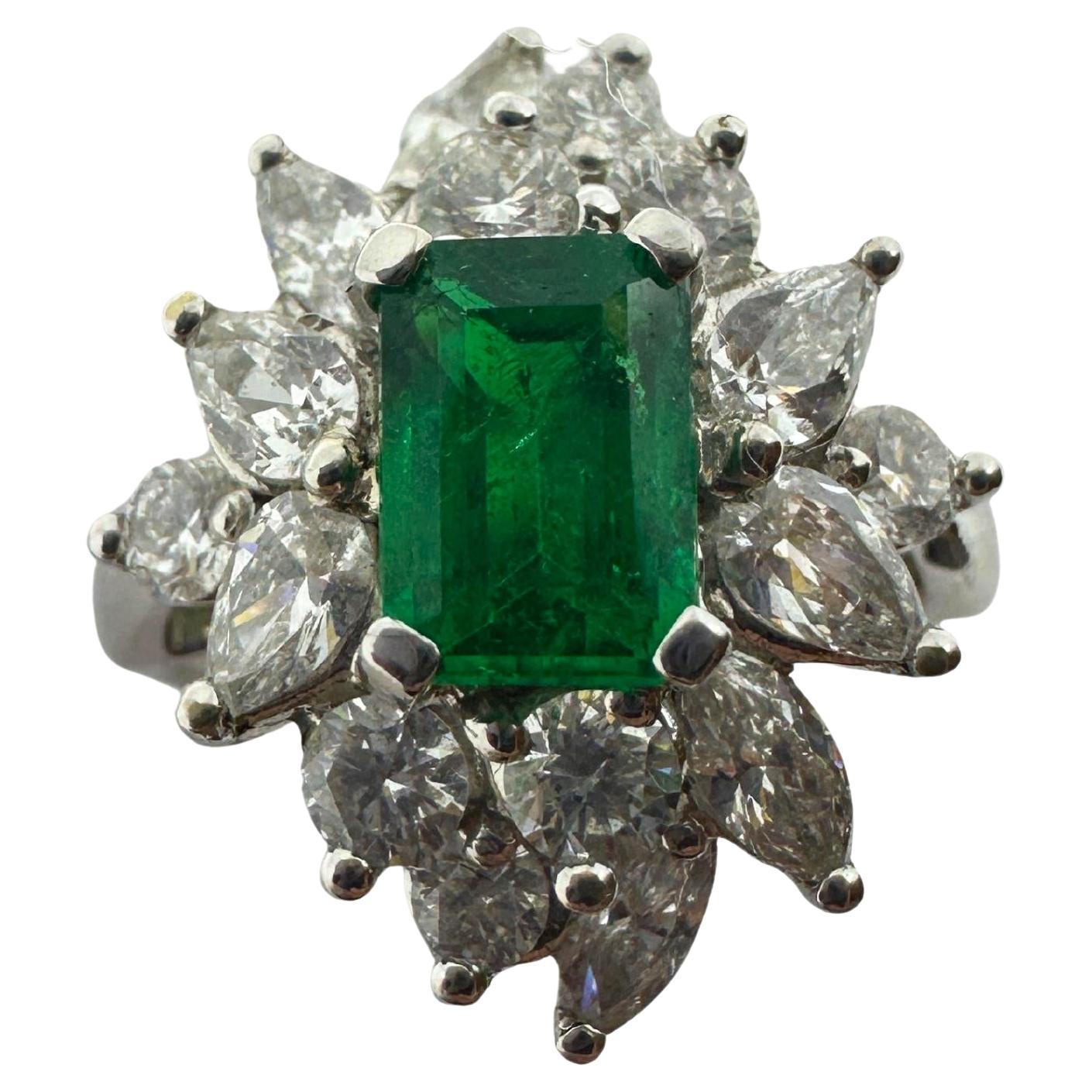 18k White Gold Diamond and Emerald Ring