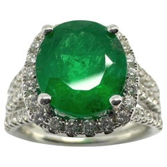 18k White Gold Diamond and Emerald Ring