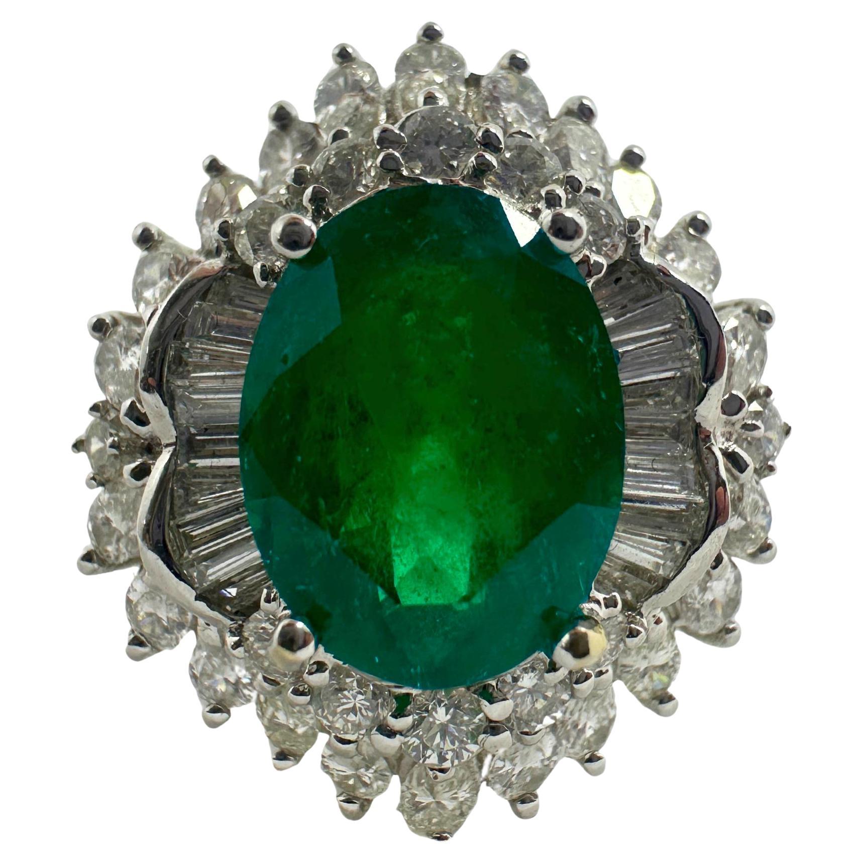 18k White Gold Diamond and Emerald Ring