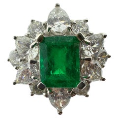 18k White Gold Diamond and Emerald Ring