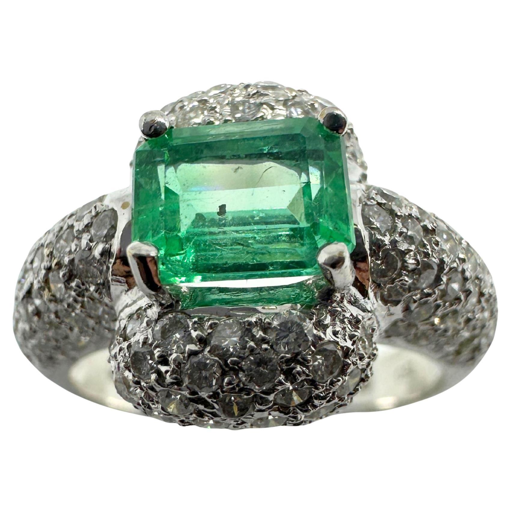 18k White Gold Diamond and Emerald Ring