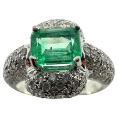 18k White Gold Diamond and Emerald Ring