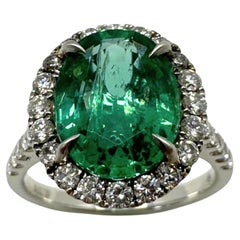 18K White Gold Diamond and Emerald Ring