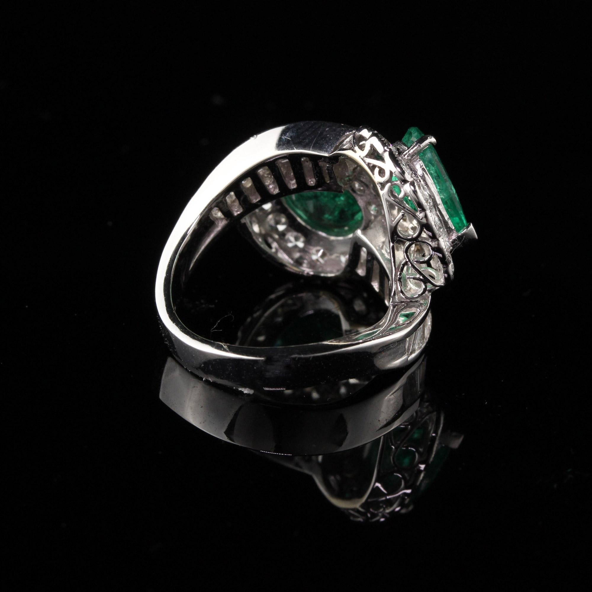 Modern 18 Karat White Gold Diamond and Emerald Toi Et Moi Ring