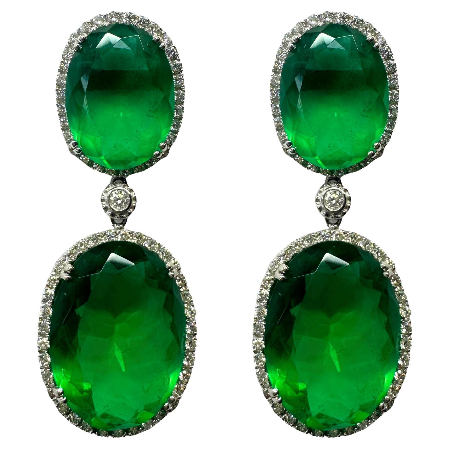 Pendientes de gota de oro blanco de 18 quilates con diamantes y cuarzo verde