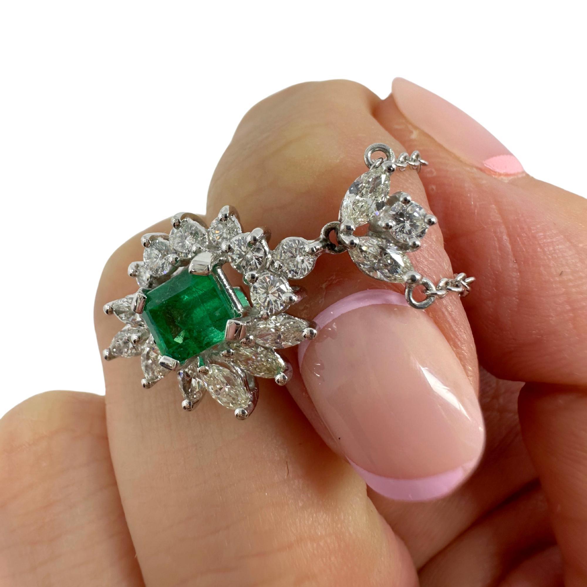 18K White Gold Diamond and Marquise Cut Emerald Pendant Necklace For Sale 3