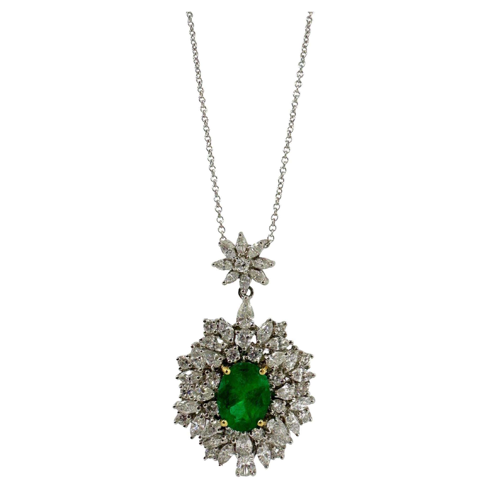 18K White Gold Diamond and Oval Cut Emerald Pendant Necklace
