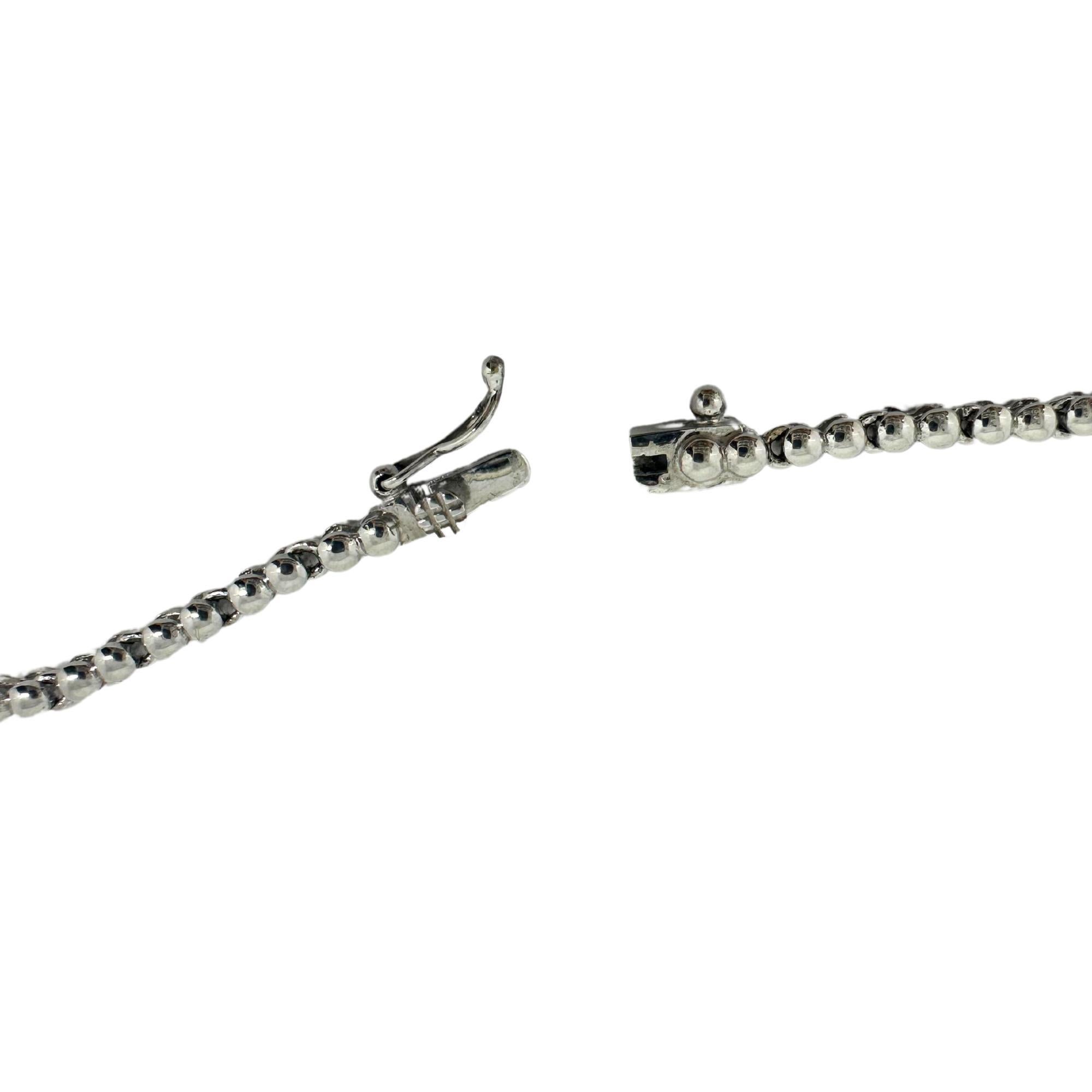 Collier en or blanc 18 carats, diamants et rubis ovale en vente 1