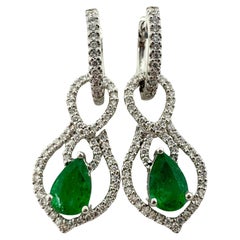 Boucles d'oreilles convertibles en or blanc 18K avec diamants et émeraudes taille poire