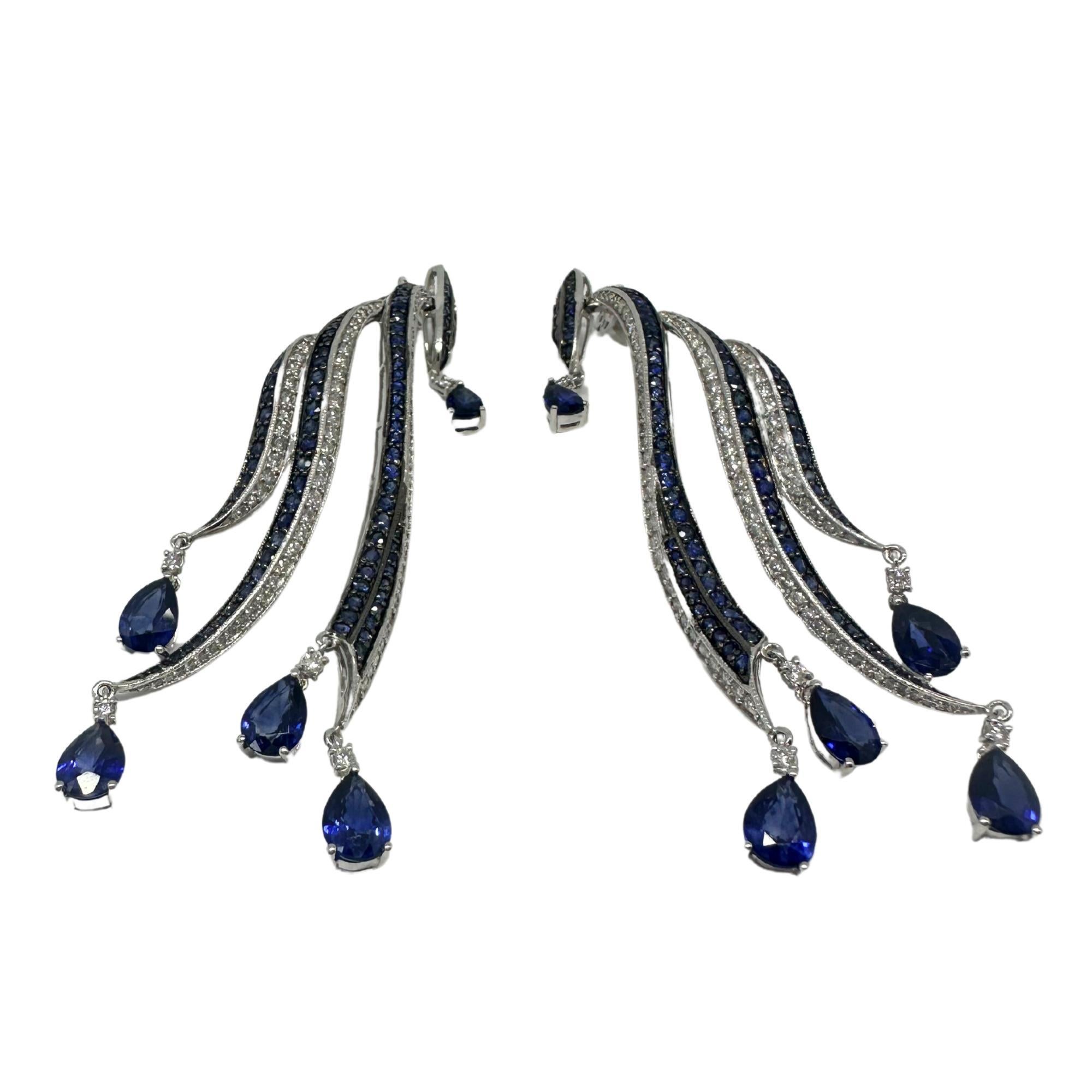 Boucles d'oreilles Casade en or blanc 18K avec diamants et saphirs taille poire Pour femmes en vente