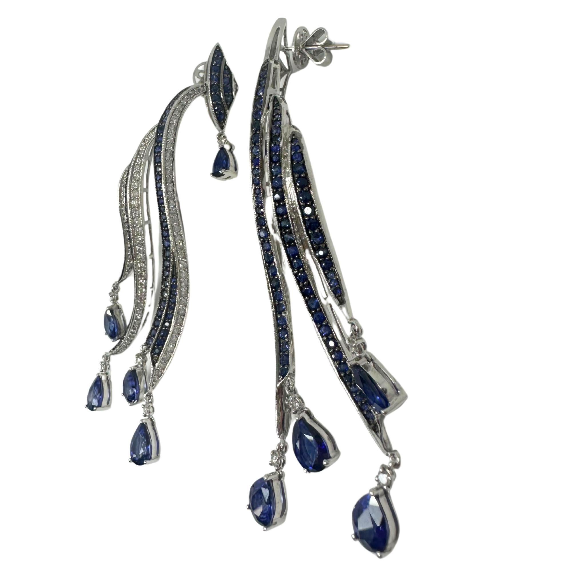 Boucles d'oreilles Casade en or blanc 18K avec diamants et saphirs taille poire en vente 4