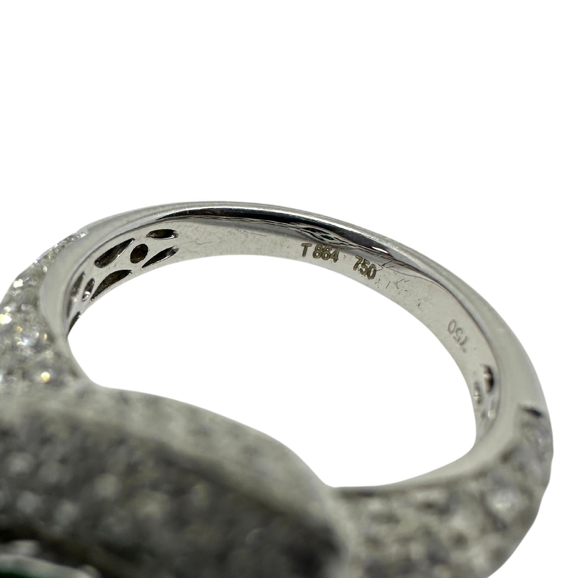 Women's 18k White Gold Diamond and Pear Shaped Emerald Ring For Sale