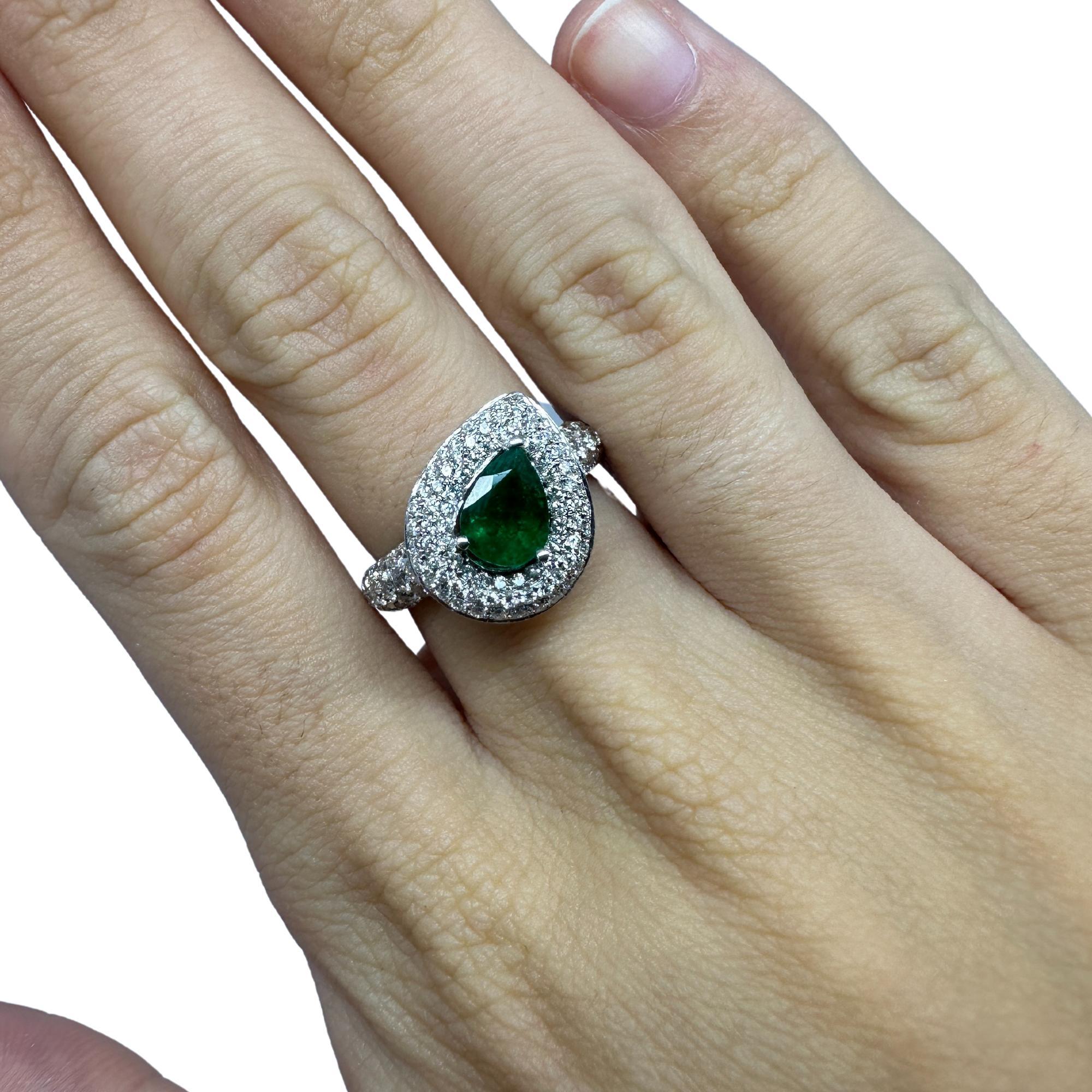 18k White Gold Diamond and Pear Shaped Emerald Ring For Sale 2