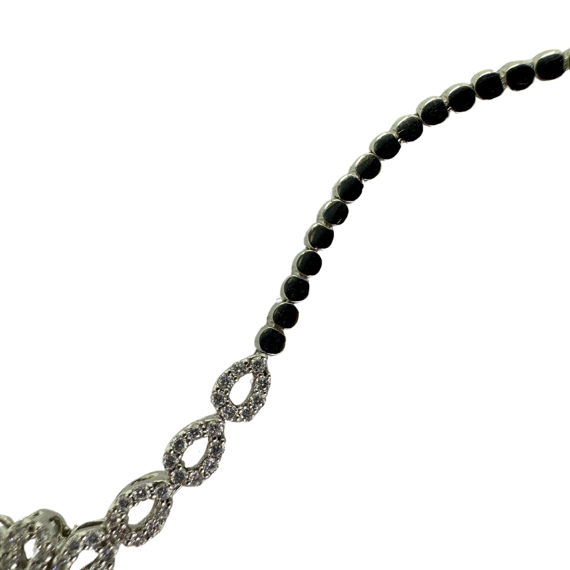 Donna Bracciale in oro bianco 18K con diamanti e rubini a forma di pera in vendita