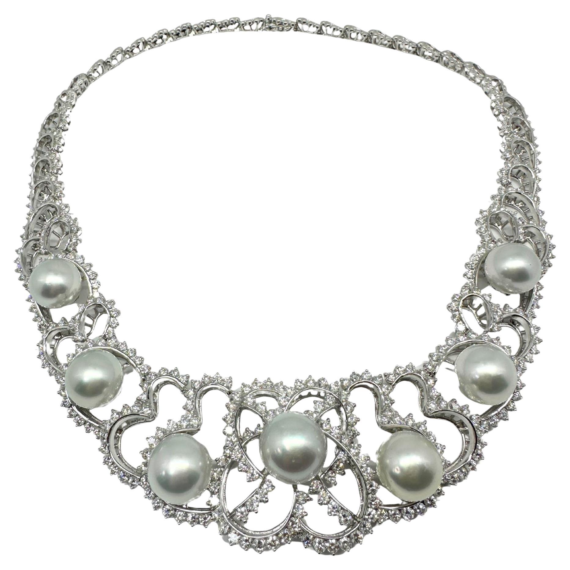 Collier ras du cou en or blanc 18K avec diamants et perles